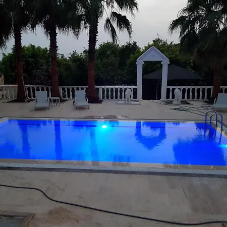 Bed and Breakfast Moonlight 2*