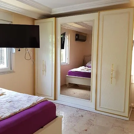 Moonlight Bed & Breakfast 2*