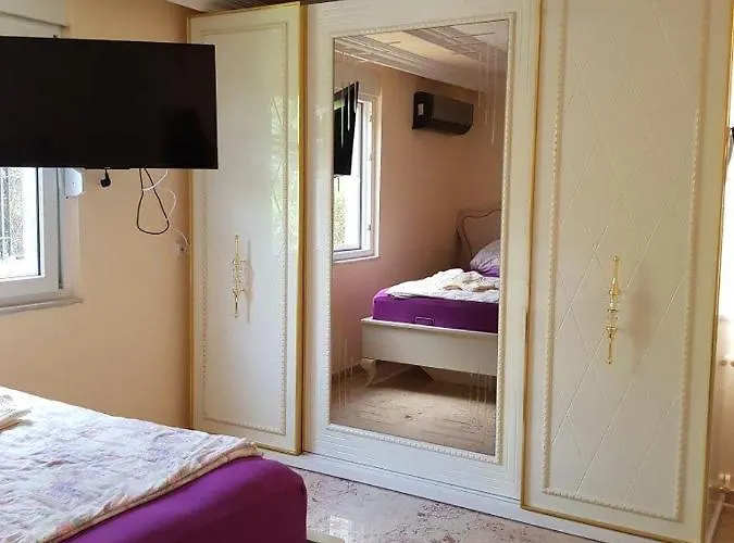 Moonlight Bed & Breakfast 2*